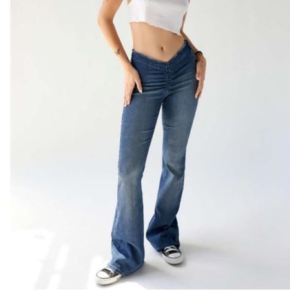 UO BDG Women's Blue Ruched V Front Flare Low Rise Jean | Small | NWOT